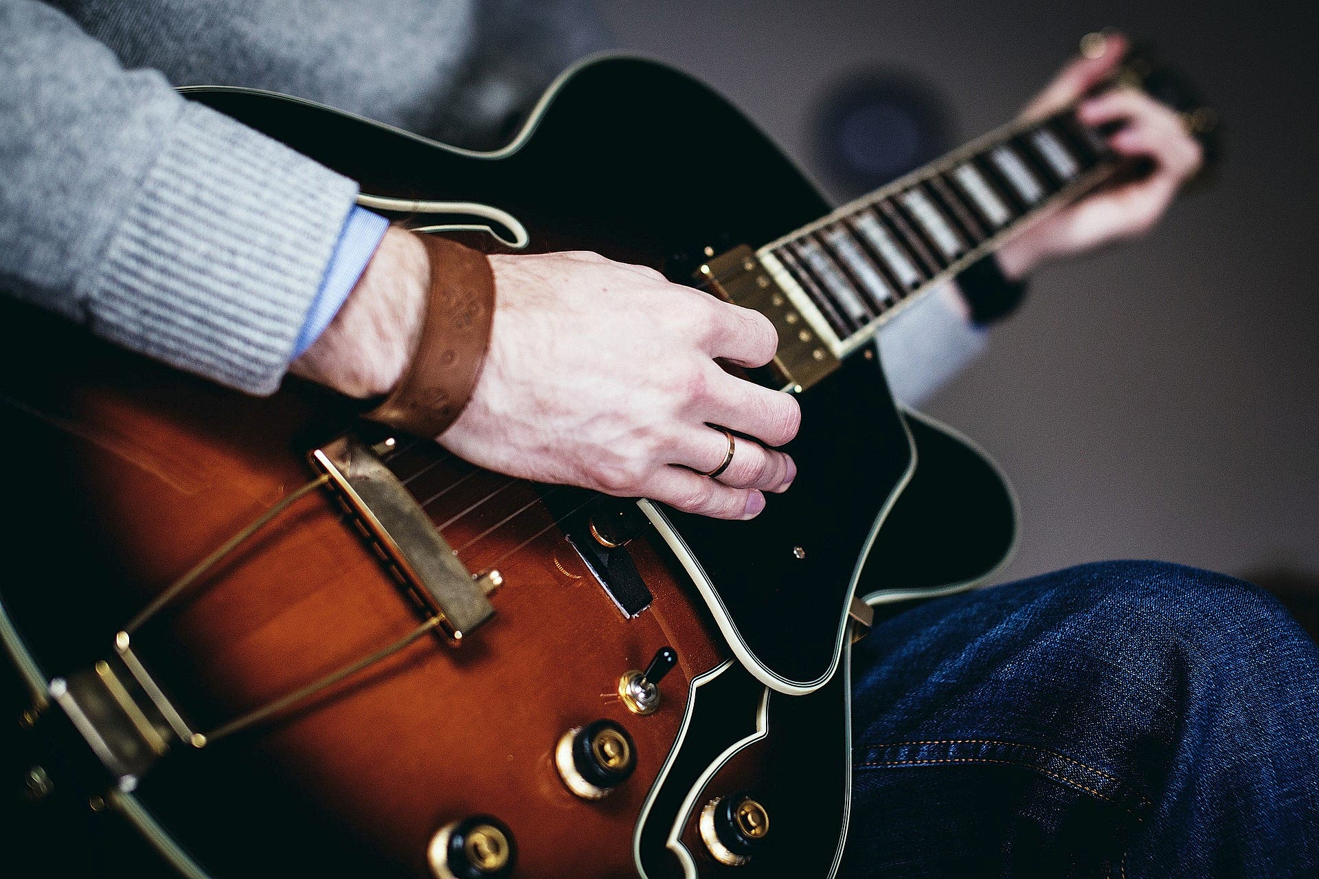 Gökalp Sanat Merkezi'nde Elektro Gitar Dersleri
